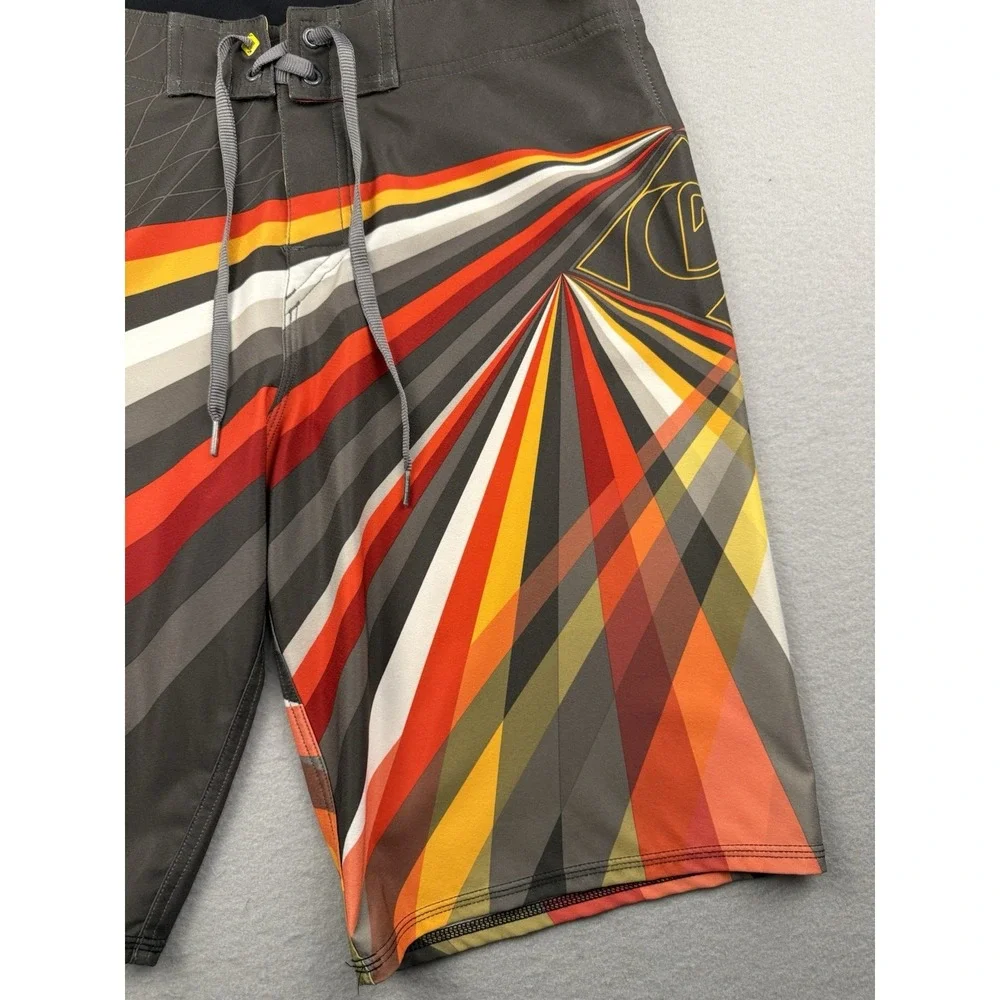 Y2K QuikSilver Board Shorts Men's Size 32 Multicolor Stripes